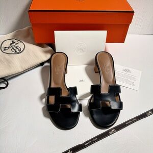 Hermes Oasis black Leather Sandals Size 37 w/original box, Ribbon, & Dust Bags